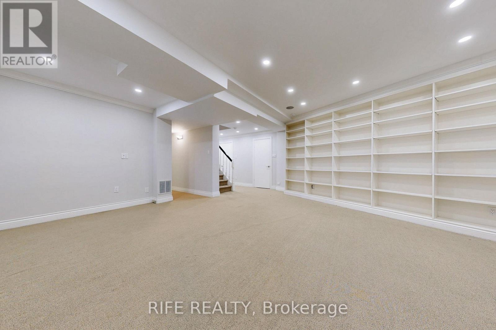 Photo 38 of 8 Elliotwood Court, Toronto ON