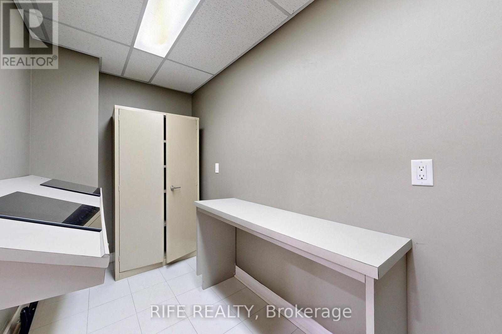 Photo 43 of 8 Elliotwood Court, Toronto ON