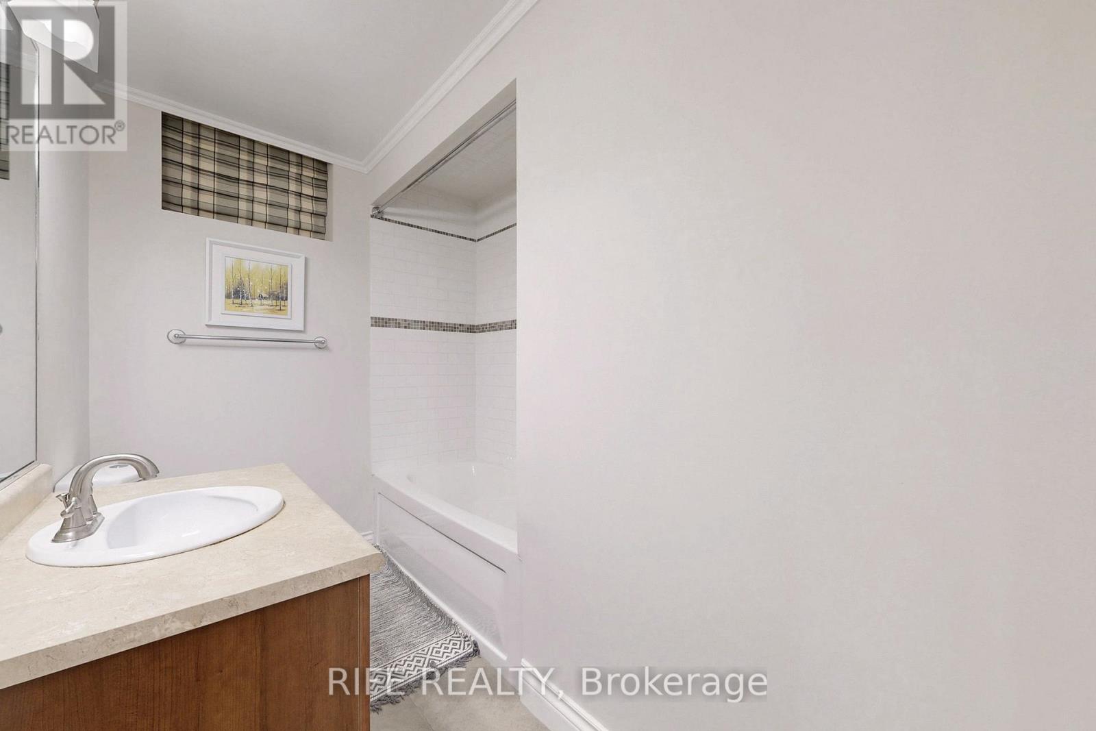 Photo 44 of 8 Elliotwood Court, Toronto ON