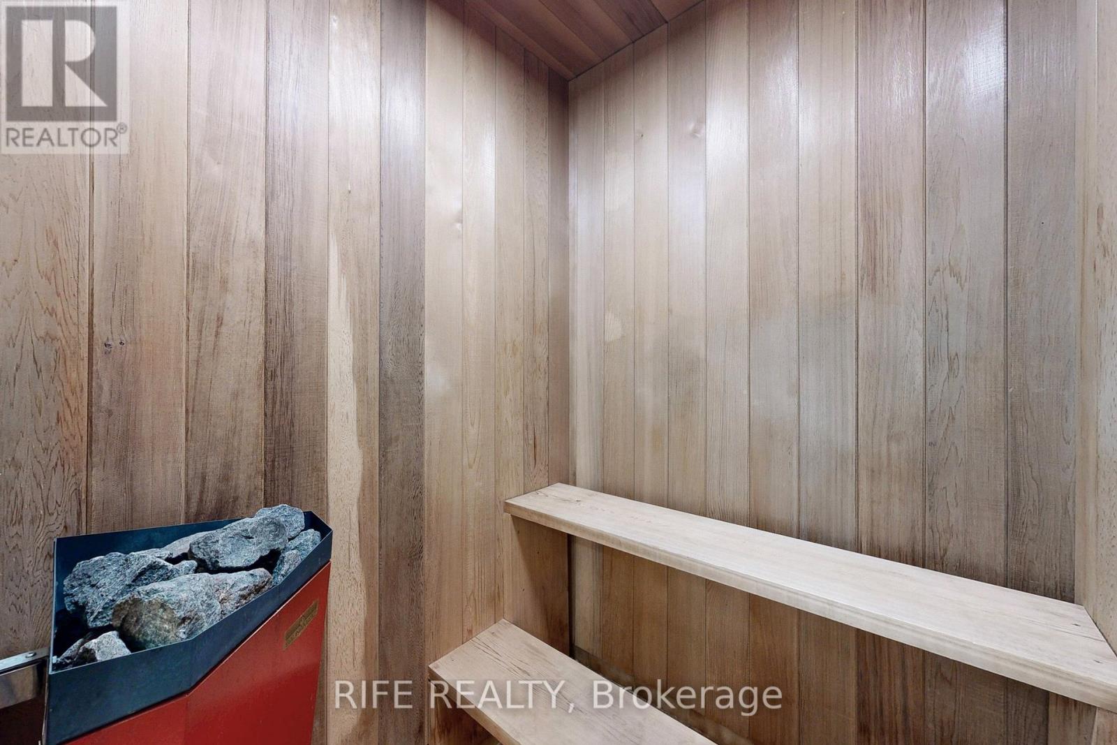 Photo 45 of 8 Elliotwood Court, Toronto ON