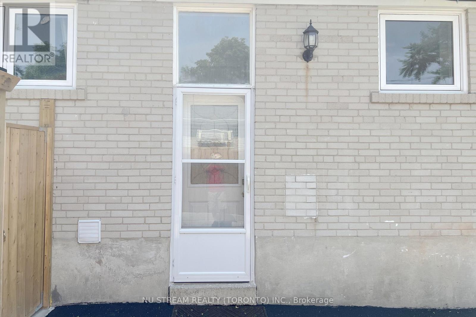 Photo 3 of Basement 332 Taylor Mills Drive S, Richmond Hill ON