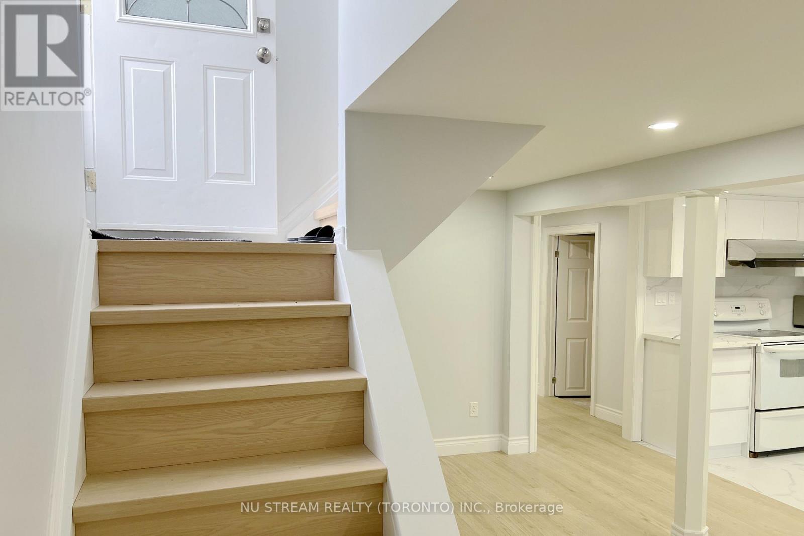 Photo 4 of Basement 332 Taylor Mills Drive S, Richmond Hill ON