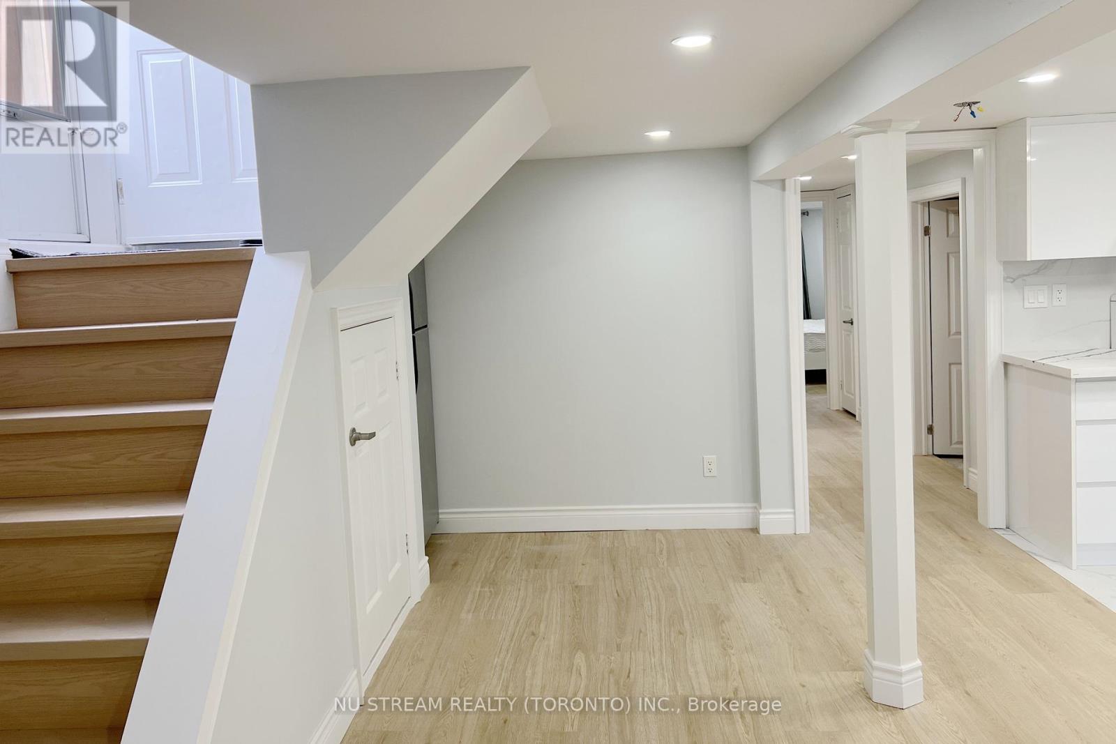Photo 5 of Basement 332 Taylor Mills Drive S, Richmond Hill ON