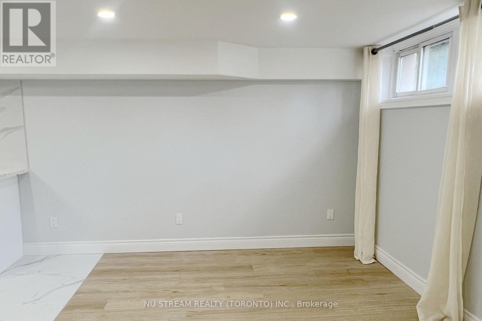 Photo 9 of Basement 332 Taylor Mills Drive S, Richmond Hill ON