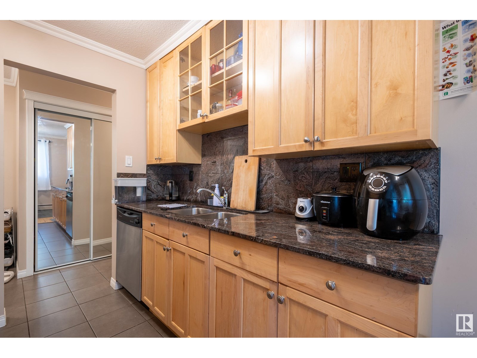 Photo 8 of 404 9925 83 Av Nw, Edmonton AB