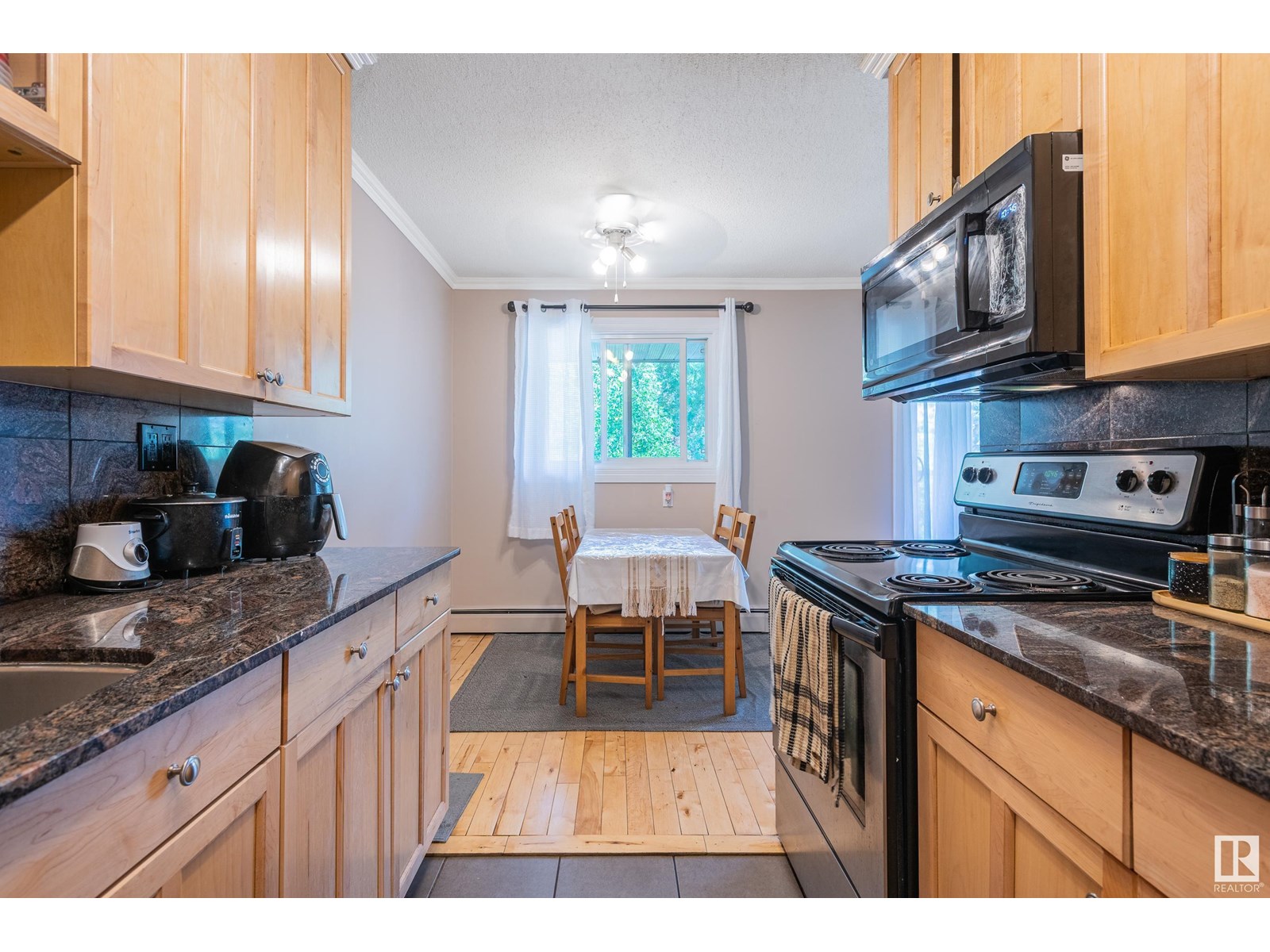 Photo 9 of 404 9925 83 Av Nw, Edmonton AB