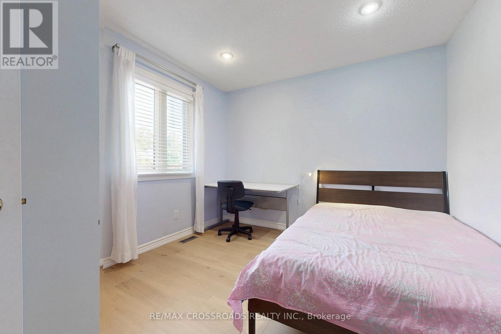 Photo 43 of 63 Baynards Lane, Richmond Hill ON