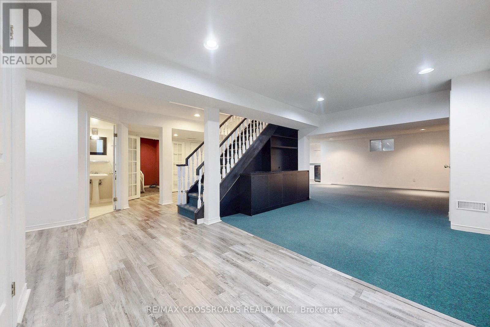 Photo 46 of 63 Baynards Lane, Richmond Hill ON