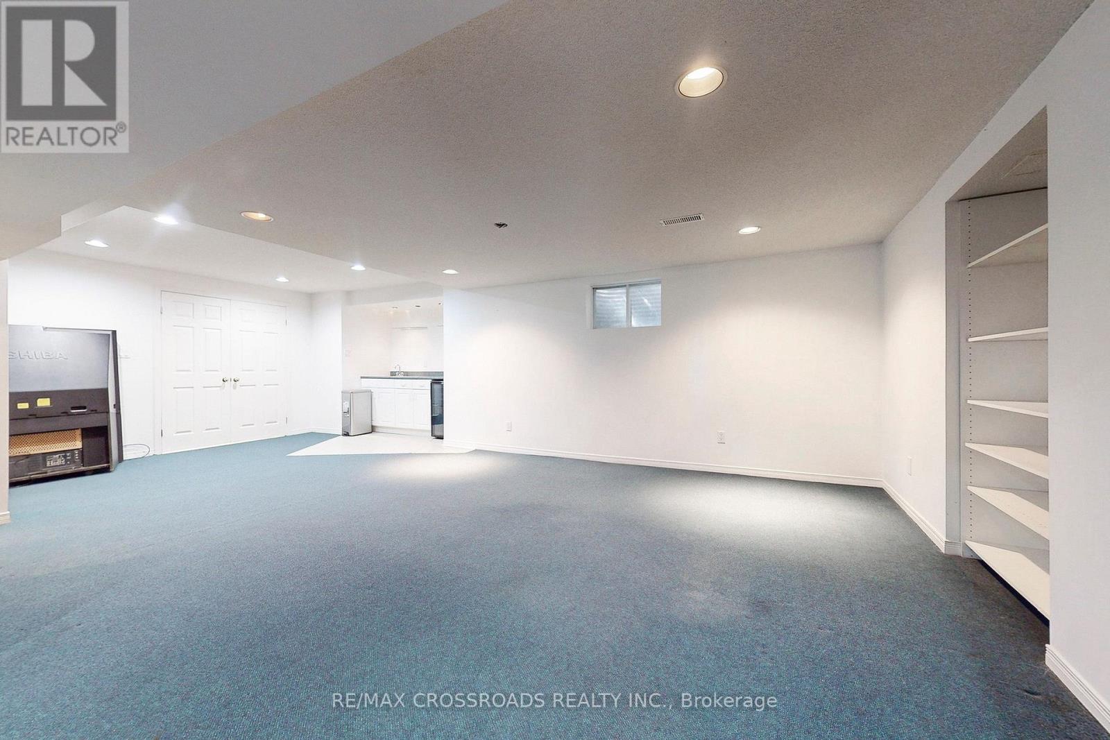 Photo 48 of 63 Baynards Lane, Richmond Hill ON