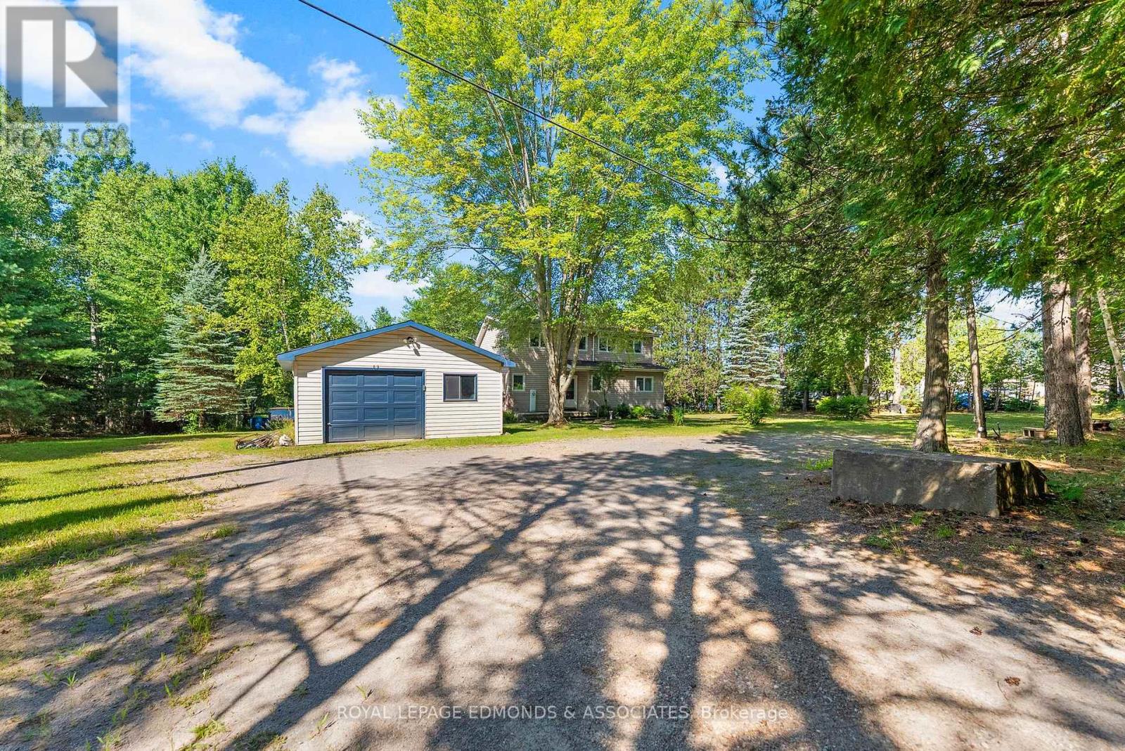 Photo 1 of 36 Crescent Drive, Brudenell Lyndoch And Raglan ON