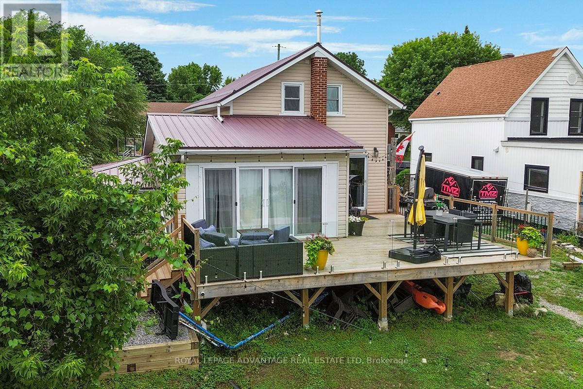 Photo 11 of 120 Queen Street, Smiths Falls ON