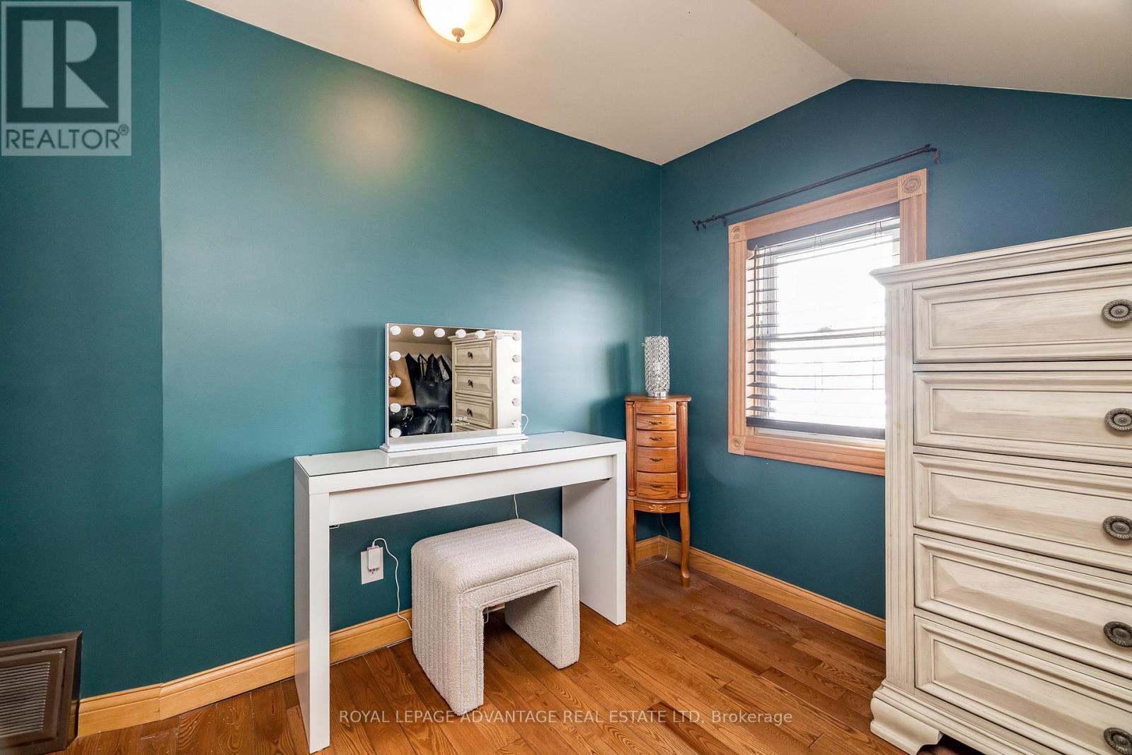 Photo 31 of 120 Queen Street, Smiths Falls ON