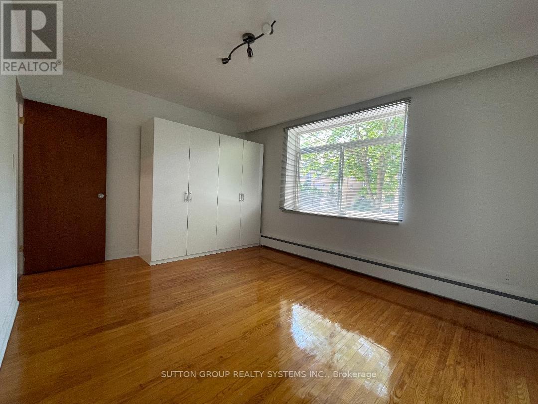 Photo 13 of 6 31 Cannon Road, Toronto ON