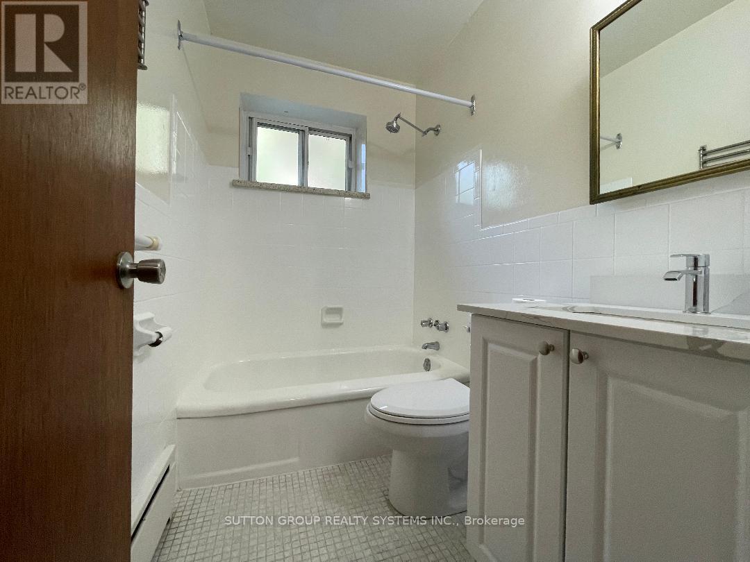 Photo 7 of 6 31 Cannon Road, Toronto ON