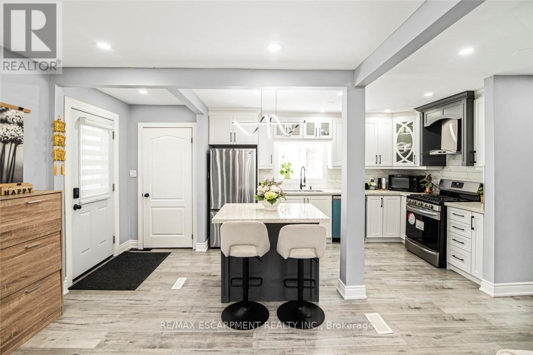 Photo 10 of 140 East 35th Street, Hamilton ON
