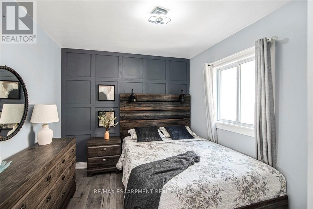 Photo 14 of 140 East 35th Street, Hamilton ON