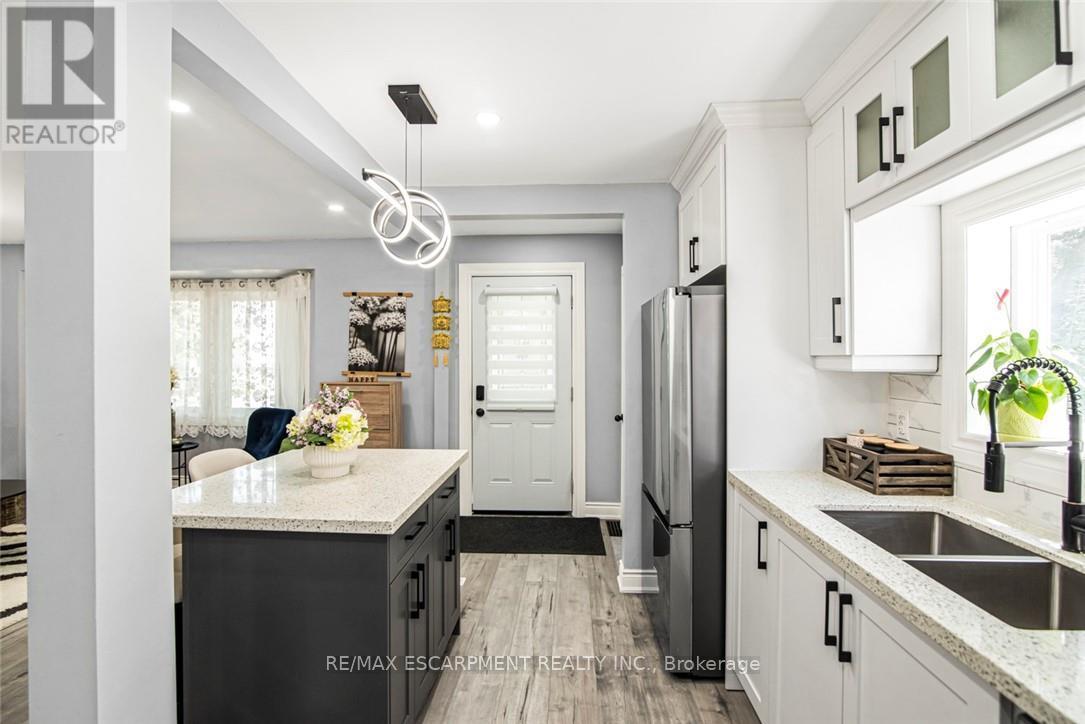 Photo 12 of 140 East 35th Street, Hamilton ON