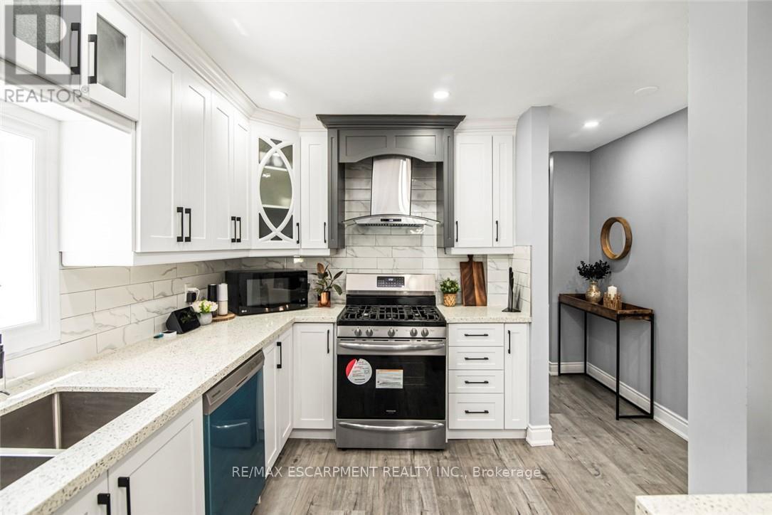 Photo 11 of 140 East 35th Street, Hamilton ON