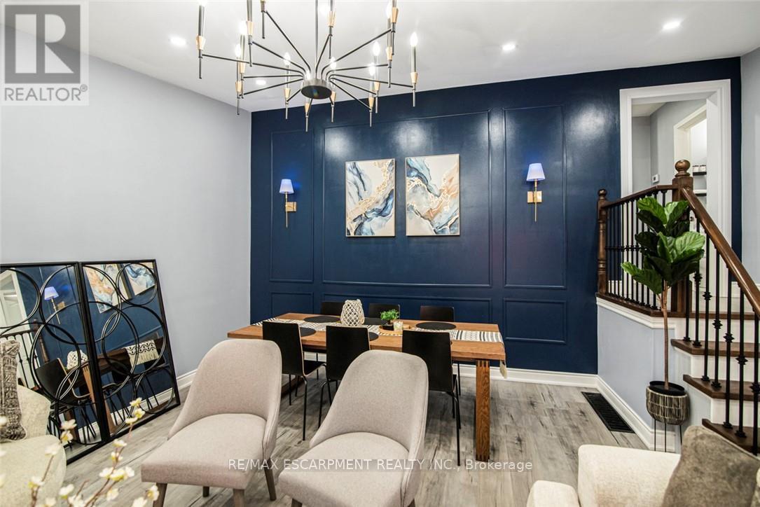 Photo 4 of 140 East 35th Street, Hamilton ON