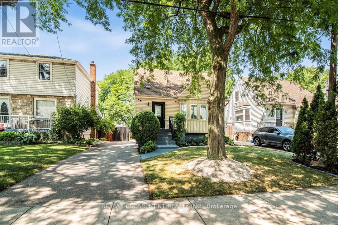 Photo 36 of 140 East 35th Street, Hamilton ON