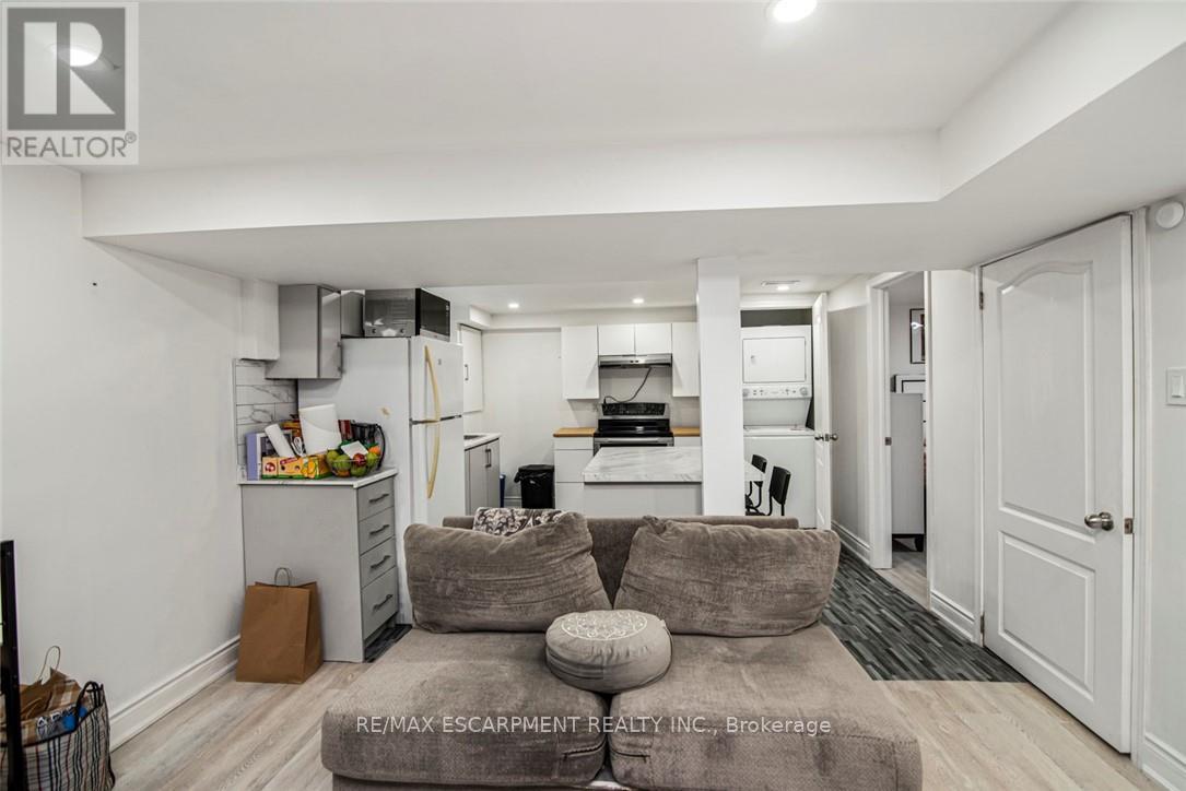 Photo 24 of 140 East 35th Street, Hamilton ON