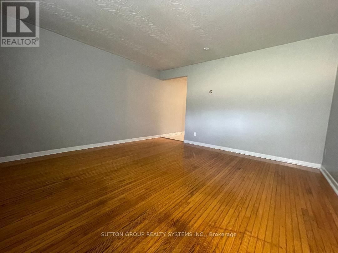 Photo 12 of 6 31 Cannon Road, Toronto ON