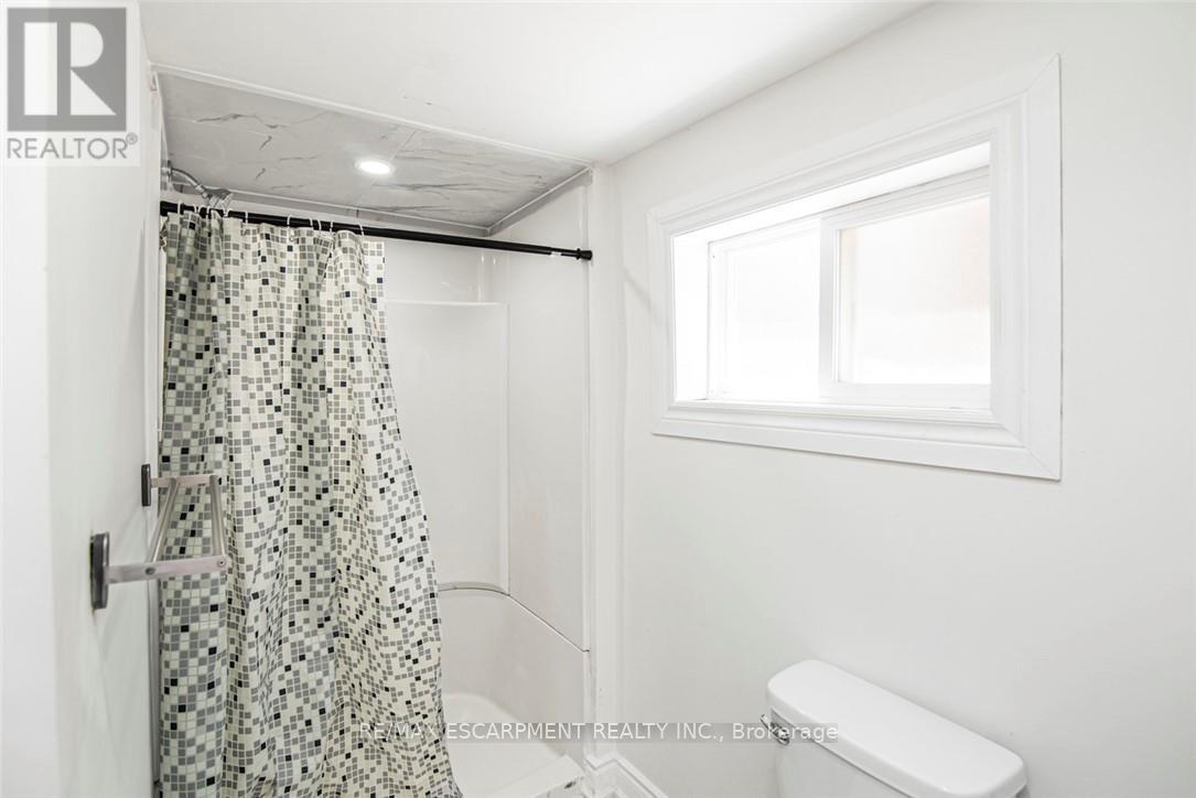 Photo 21 of 140 East 35th Street, Hamilton ON