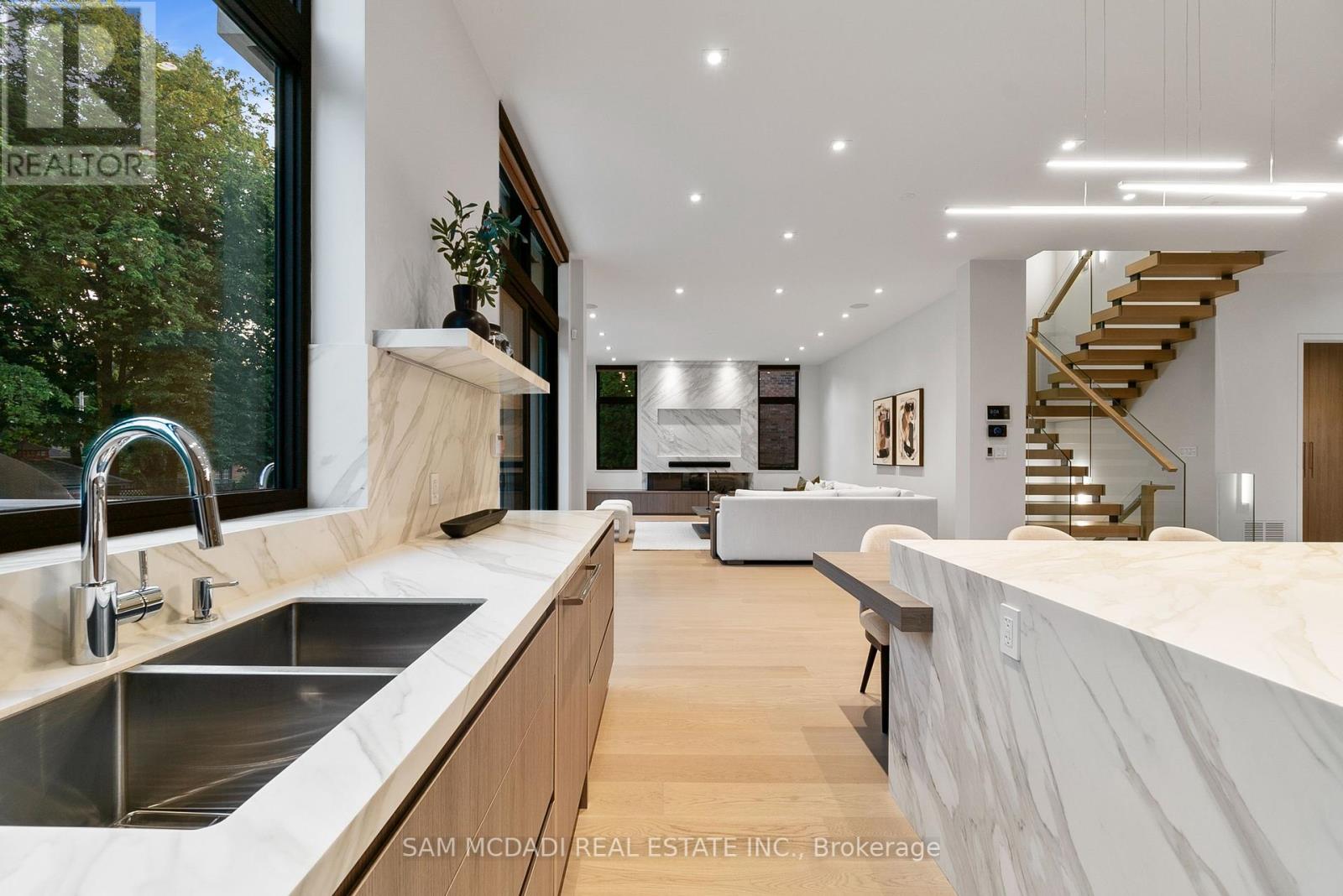 Photo 19 of 1222 Mississauga Road, Mississauga ON