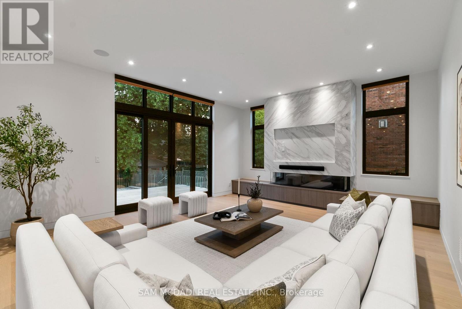 Photo 21 of 1222 Mississauga Road, Mississauga ON
