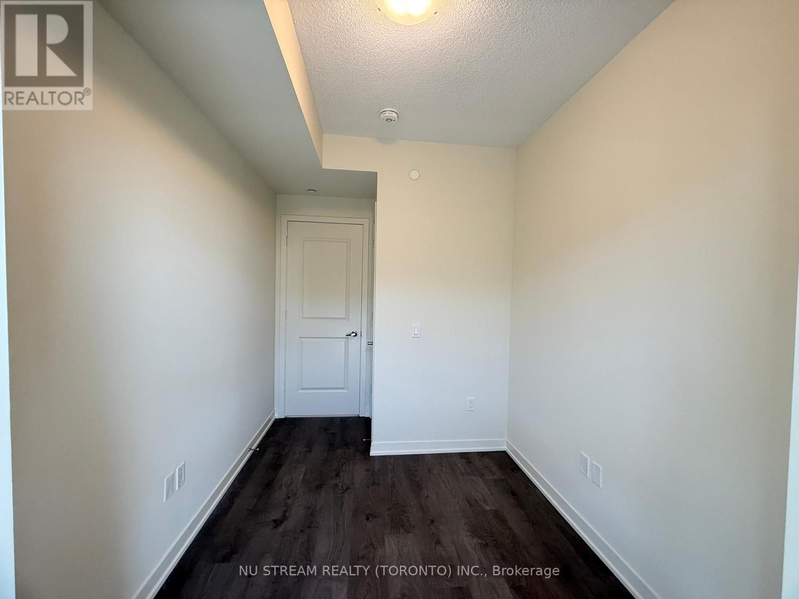 Photo 11 of 808 38 Annie Craig Drive, Toronto ON