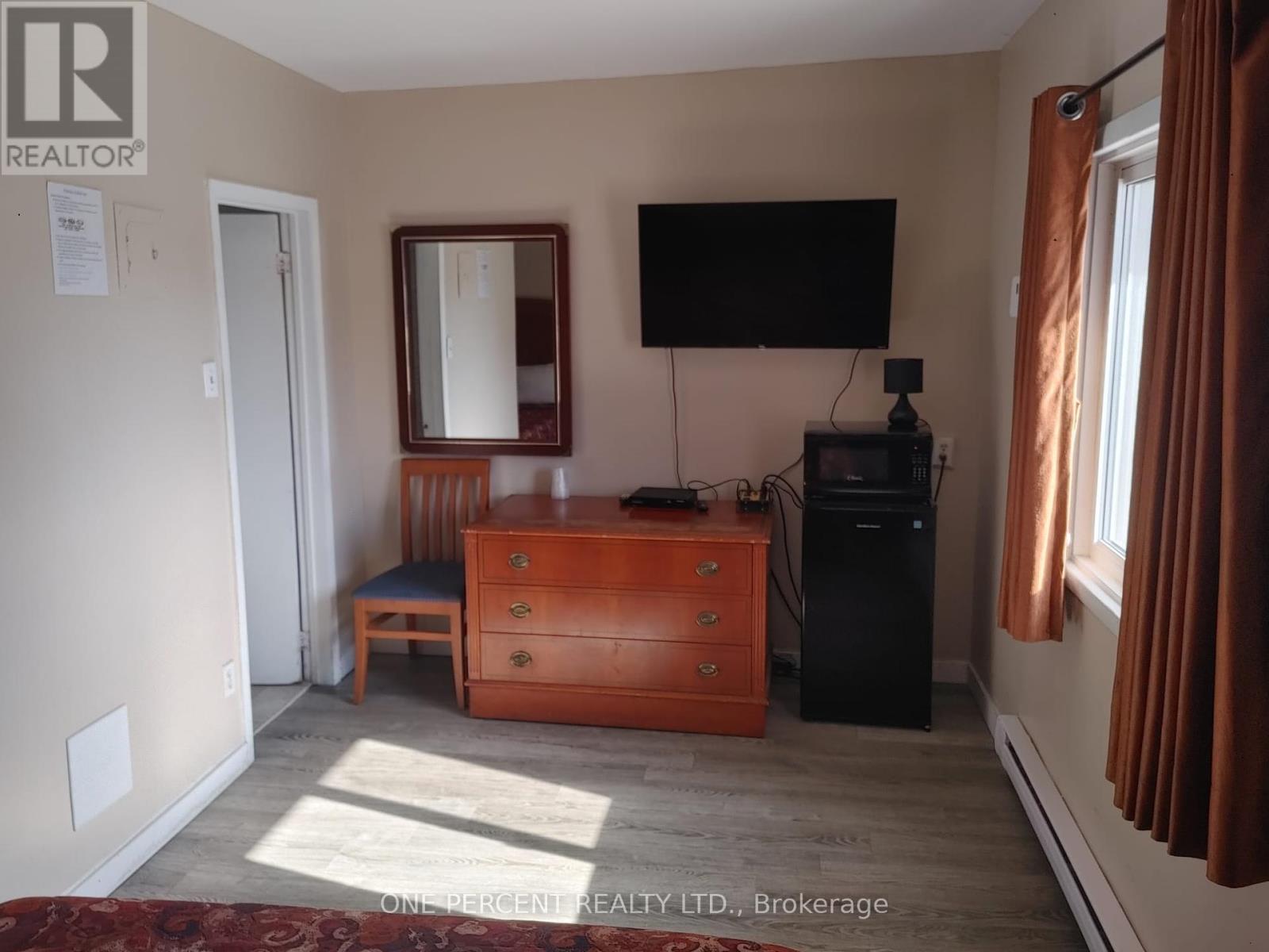 Photo 9 of 9448 Beachwood Road N, Collingwood ON