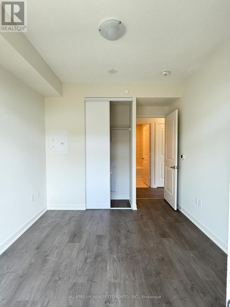 Photo 8 of 808 38 Annie Craig Drive, Toronto ON