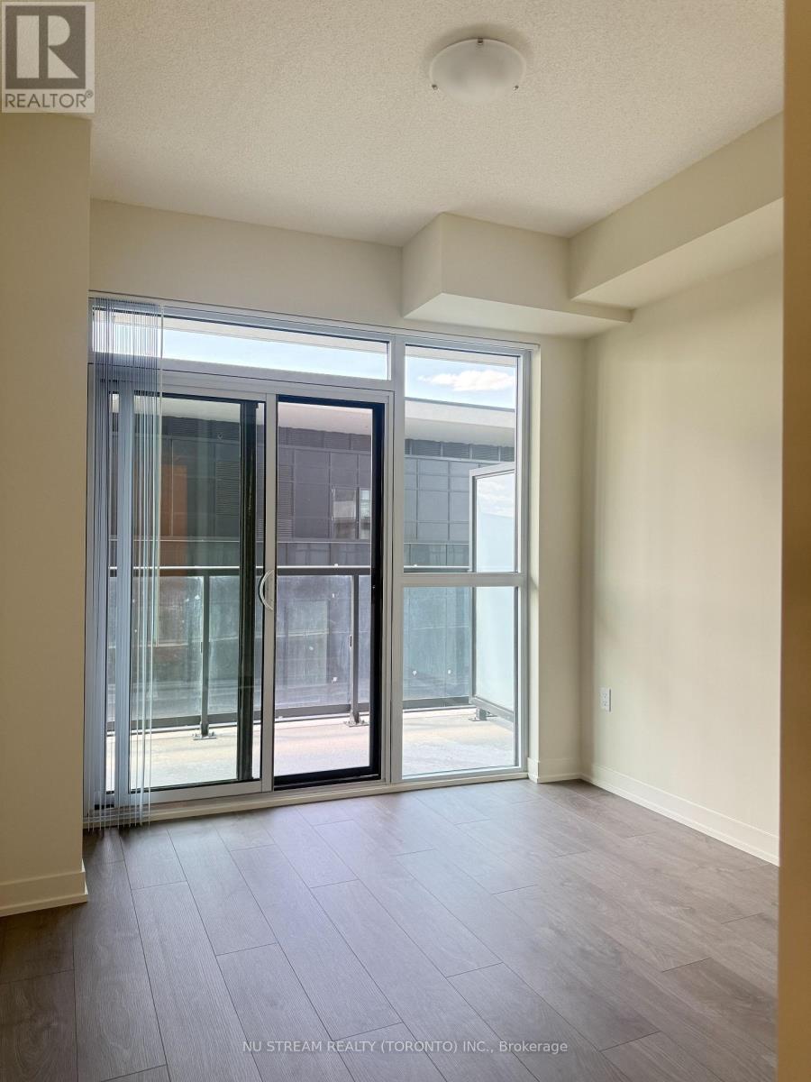 Photo 10 of 808 38 Annie Craig Drive, Toronto ON