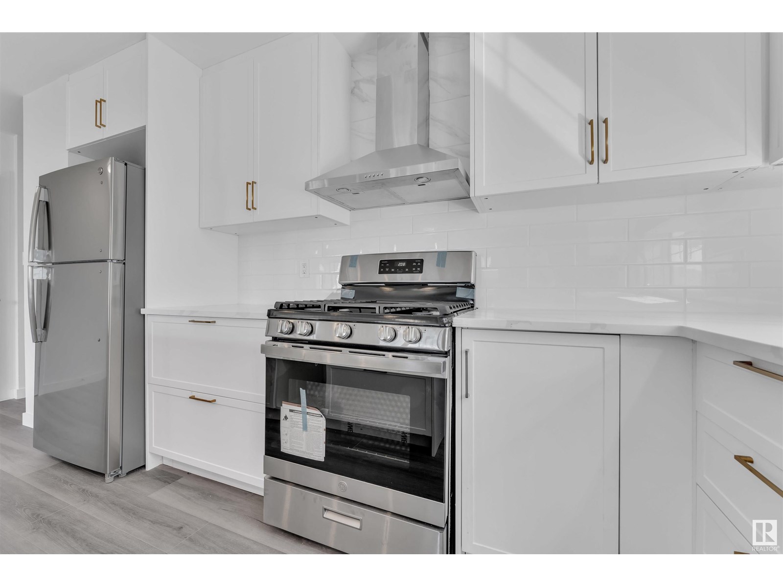 Photo 12 of 8004 130 Av Nw, Edmonton AB