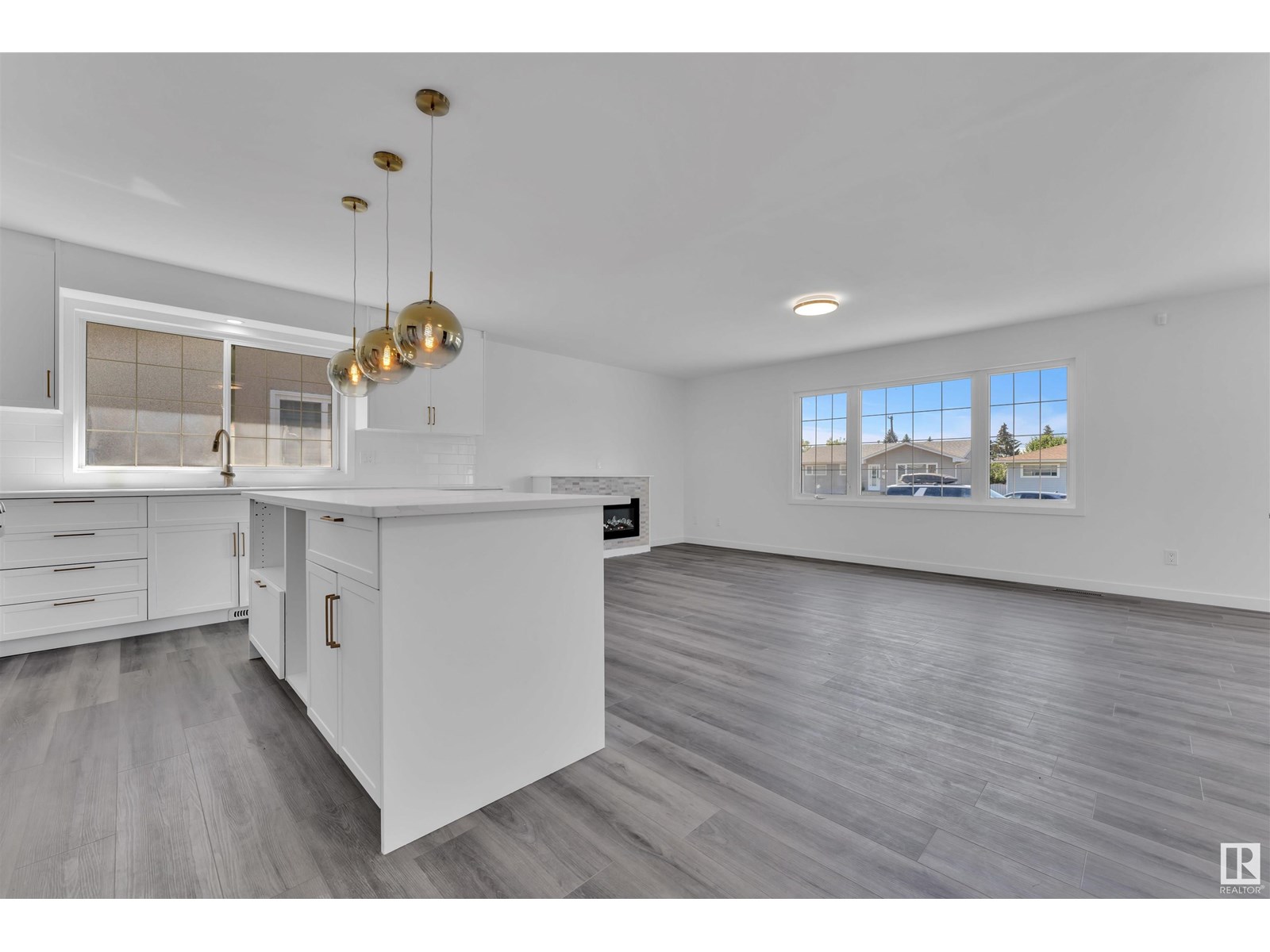 Photo 16 of 8004 130 Av Nw, Edmonton AB