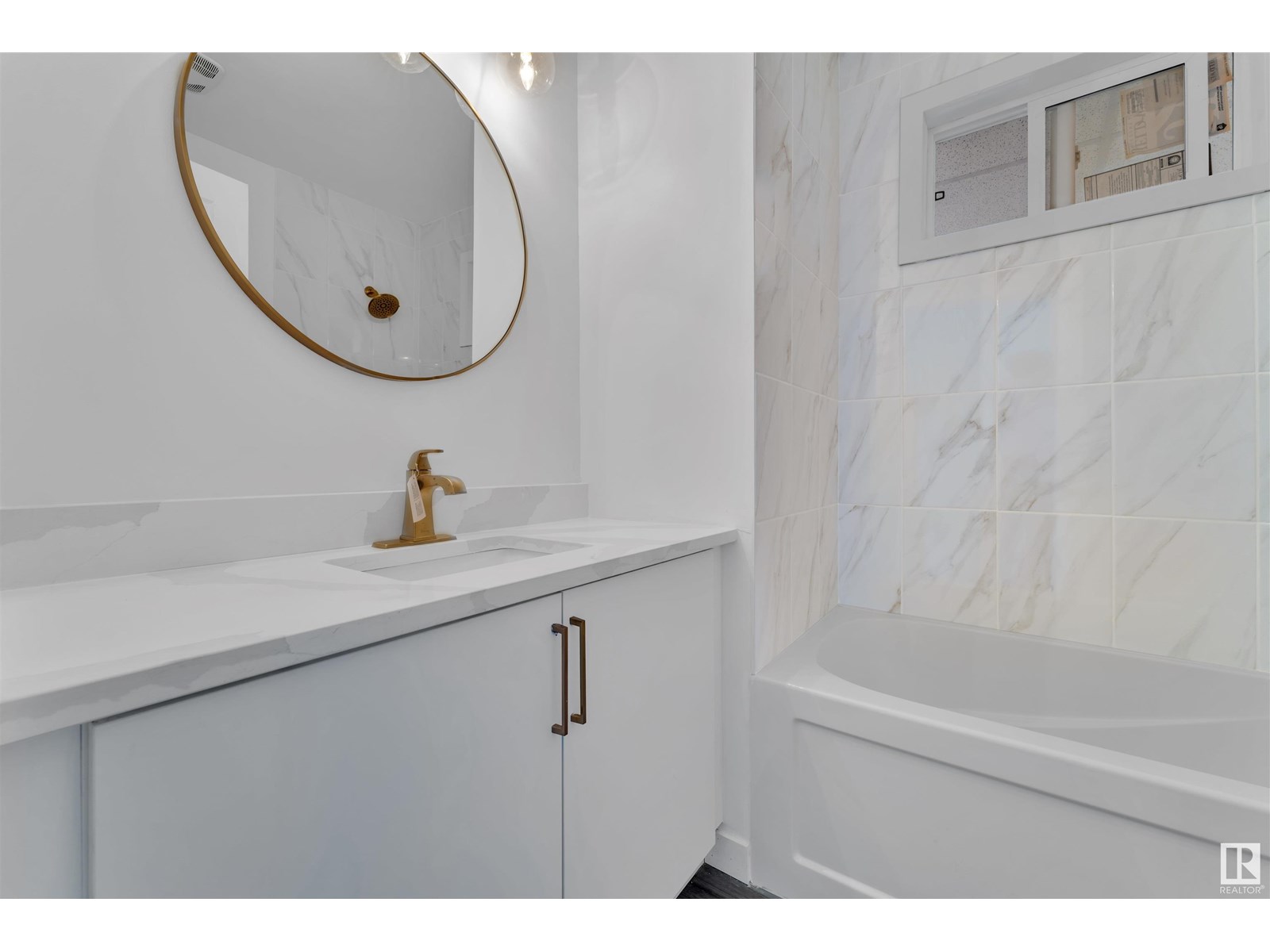 Photo 20 of 8004 130 Av Nw, Edmonton AB
