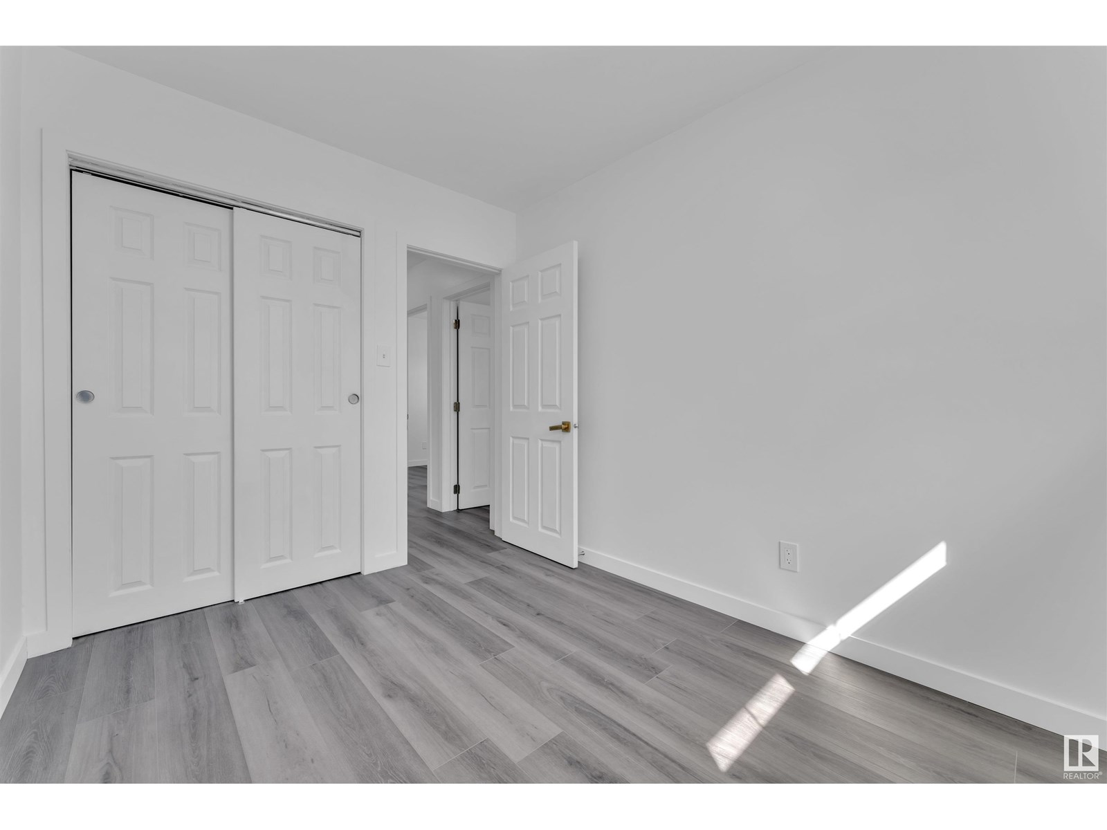 Photo 22 of 8004 130 Av Nw, Edmonton AB