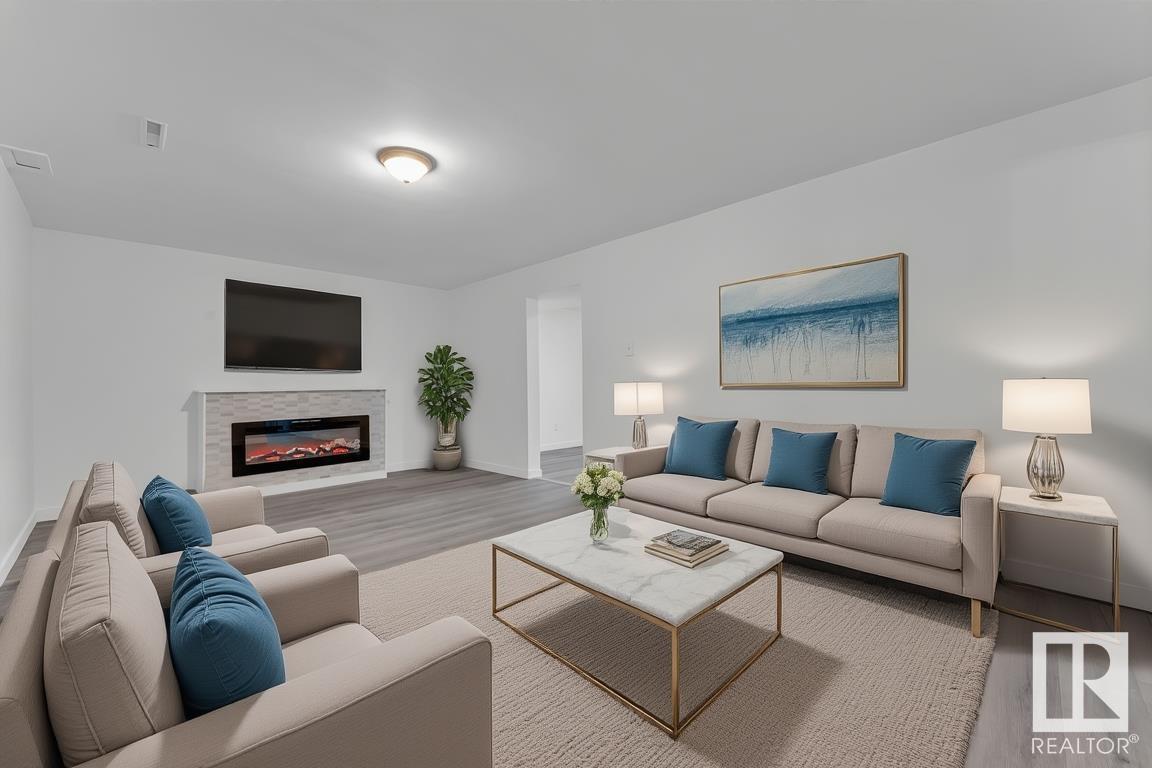 Photo 3 of 8004 130 Av Nw, Edmonton AB