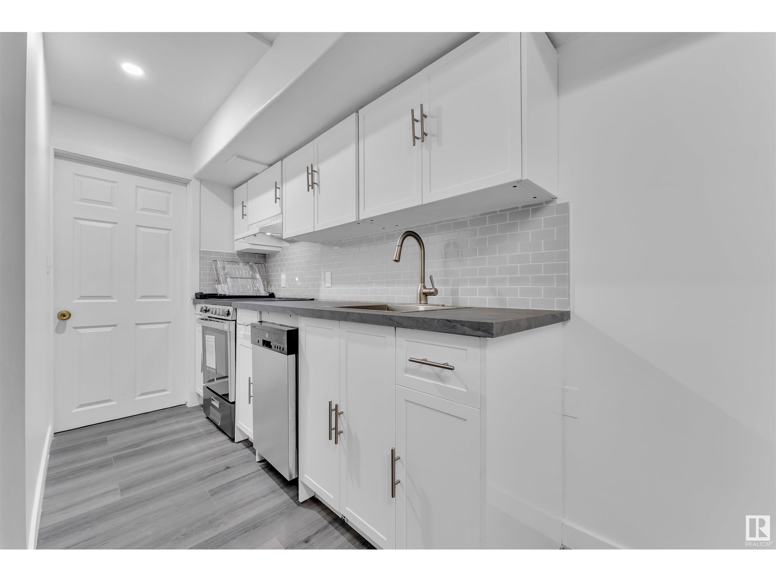 Photo 31 of 8004 130 Av Nw, Edmonton AB