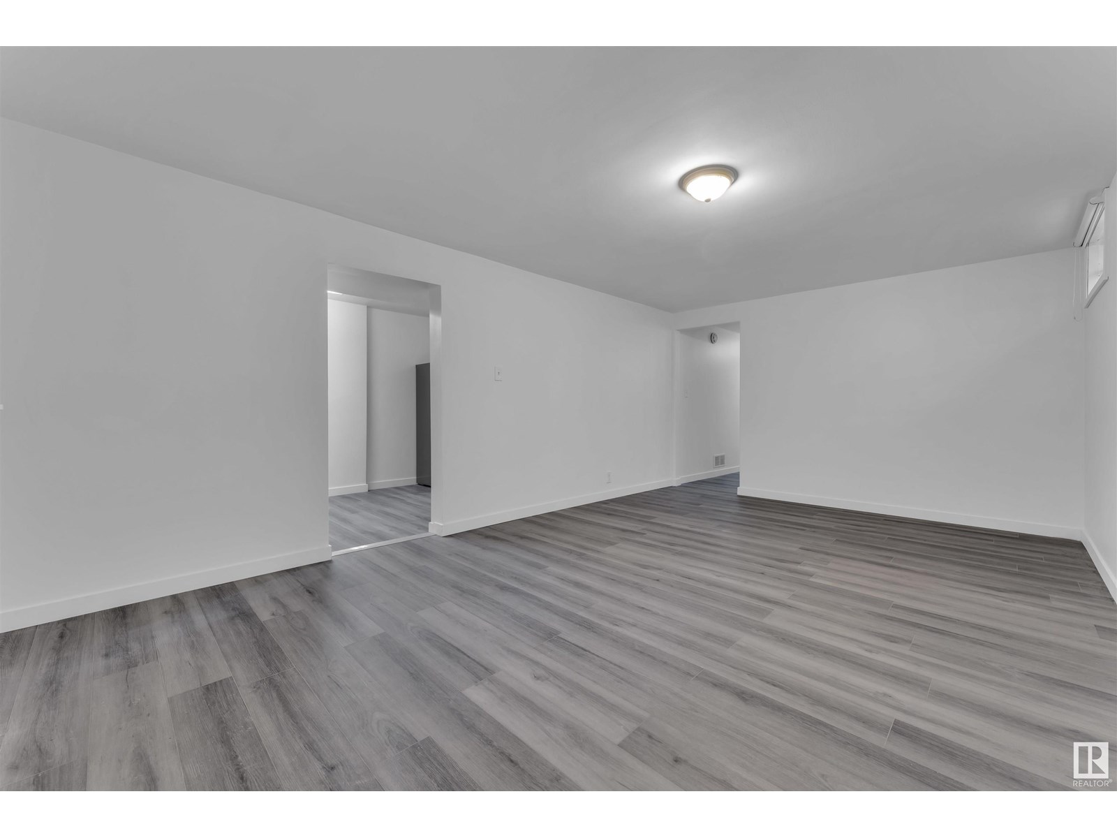 Photo 32 of 8004 130 Av Nw, Edmonton AB