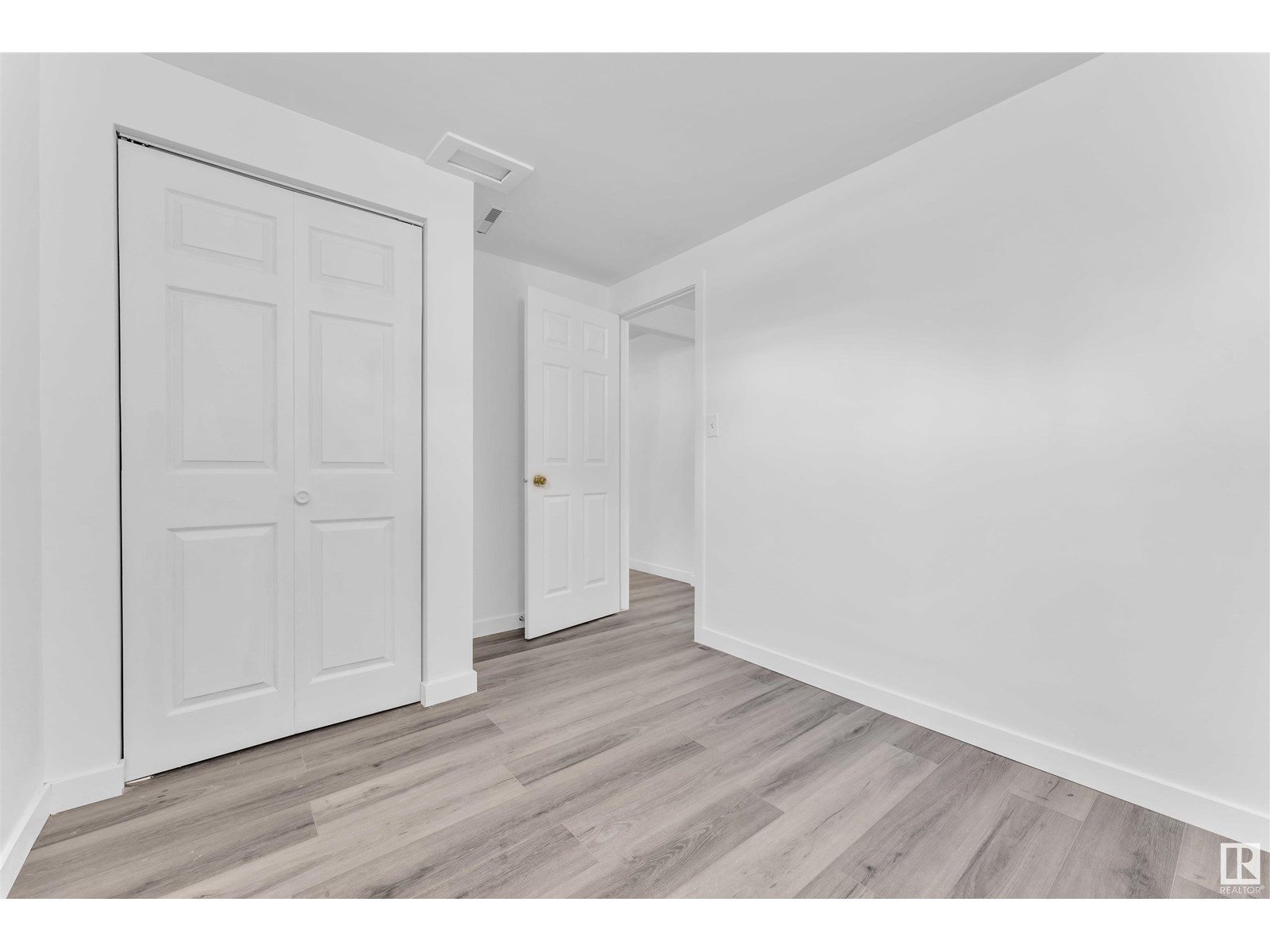 Photo 34 of 8004 130 Av Nw, Edmonton AB