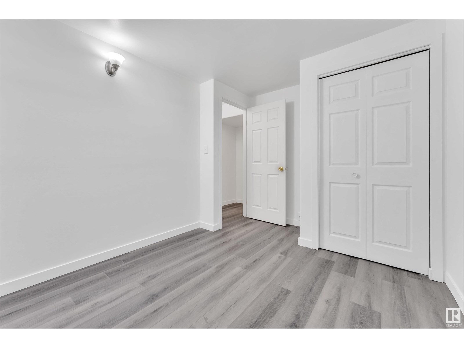 Photo 37 of 8004 130 Av Nw, Edmonton AB