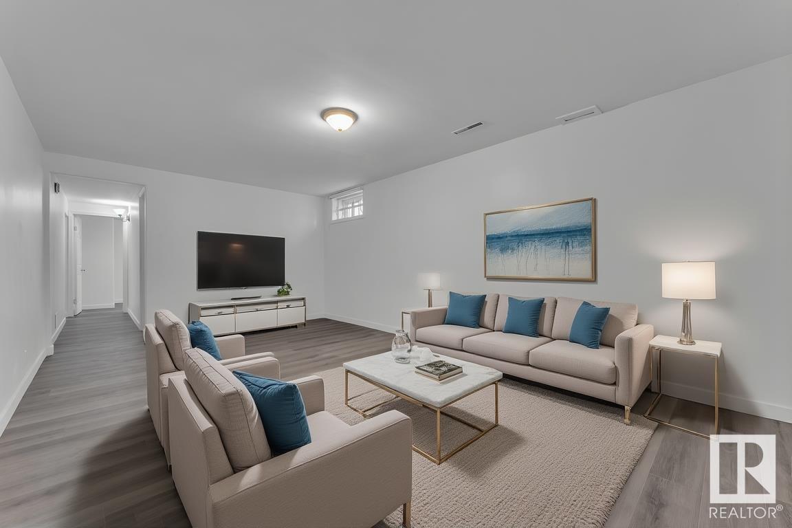 Photo 4 of 8004 130 Av Nw, Edmonton AB