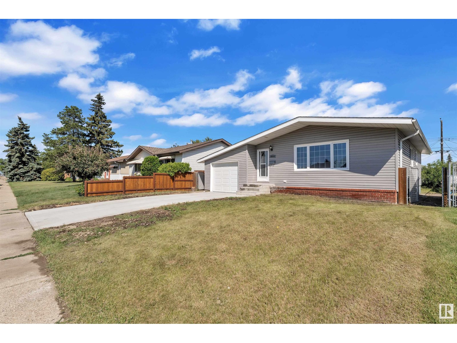 Photo 43 of 8004 130 Av Nw, Edmonton AB