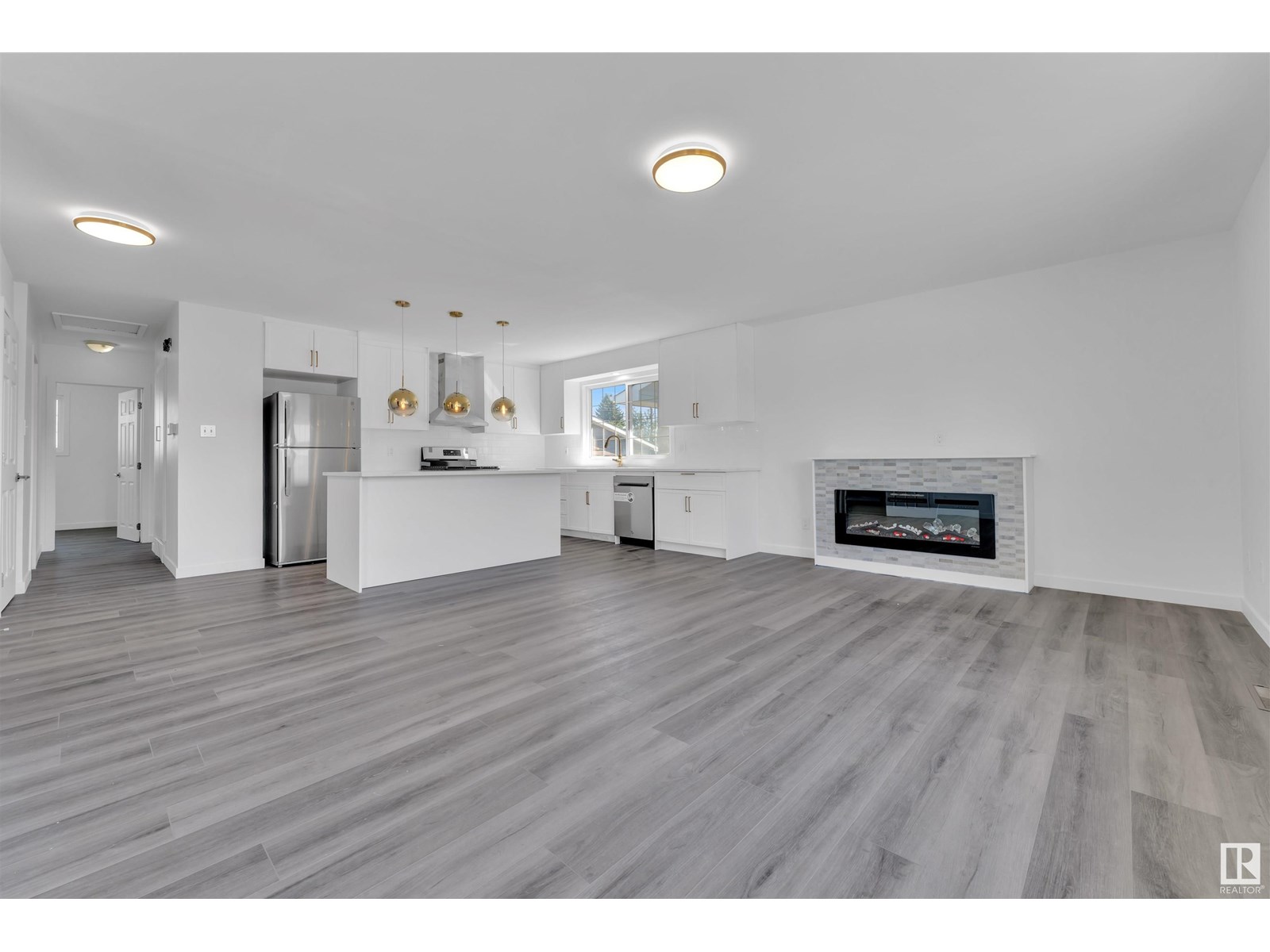 Photo 8 of 8004 130 Av Nw, Edmonton AB