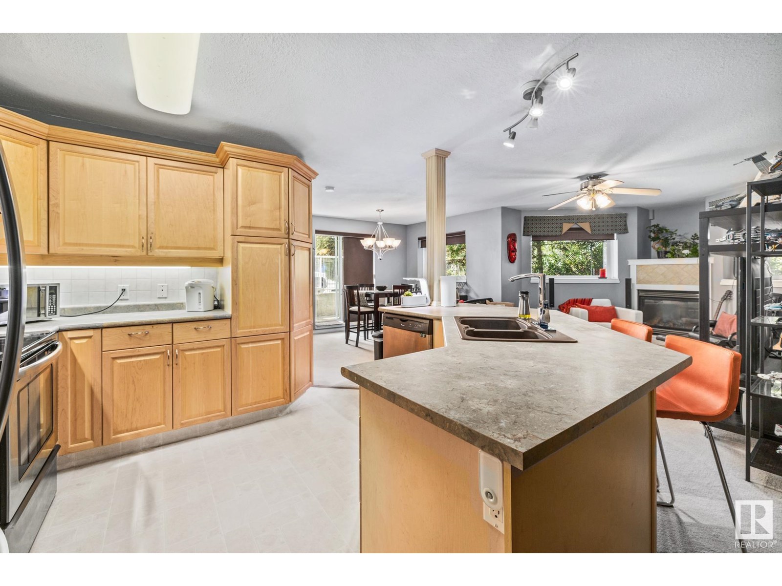 Photo 5 of 107 6708 90 Av Nw, Edmonton AB