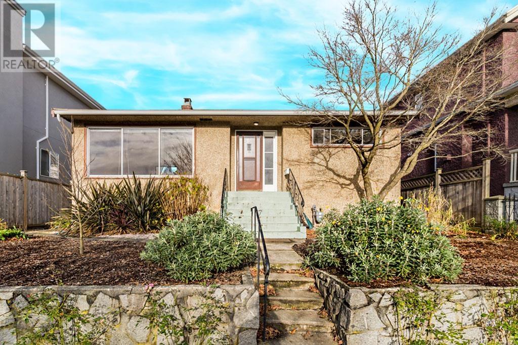 Photo 2 of 57 E 63rd Avenue, Vancouver BC