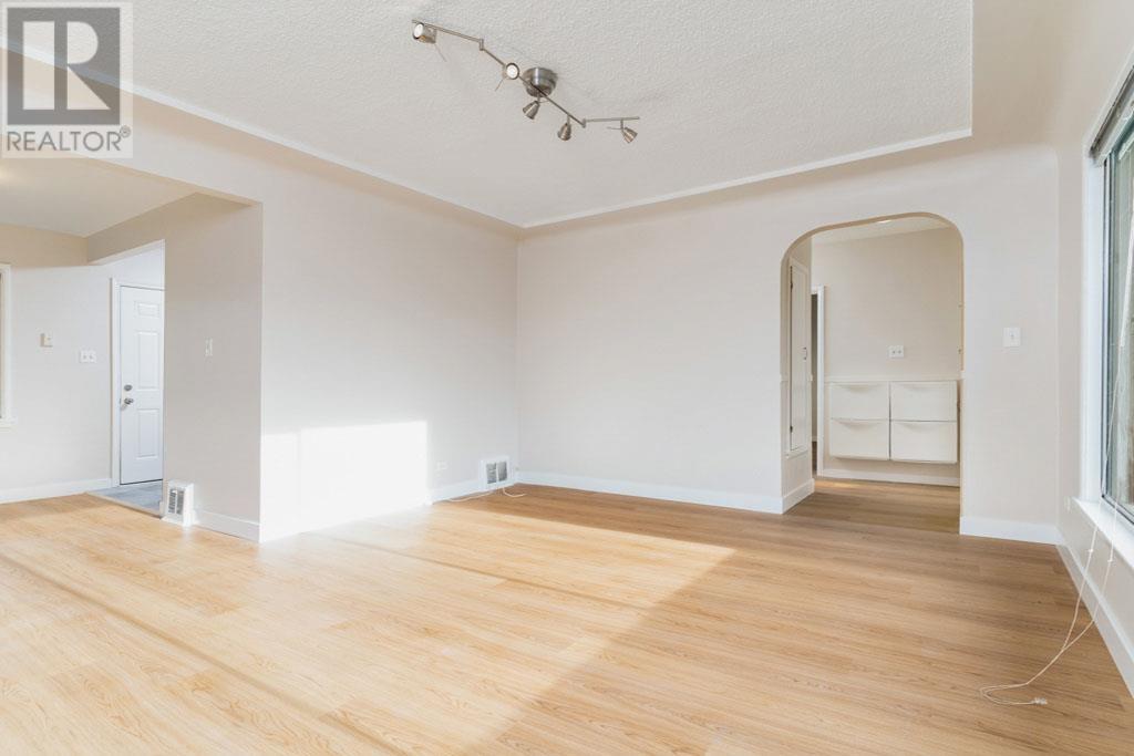 Photo 4 of 57 E 63rd Avenue, Vancouver BC