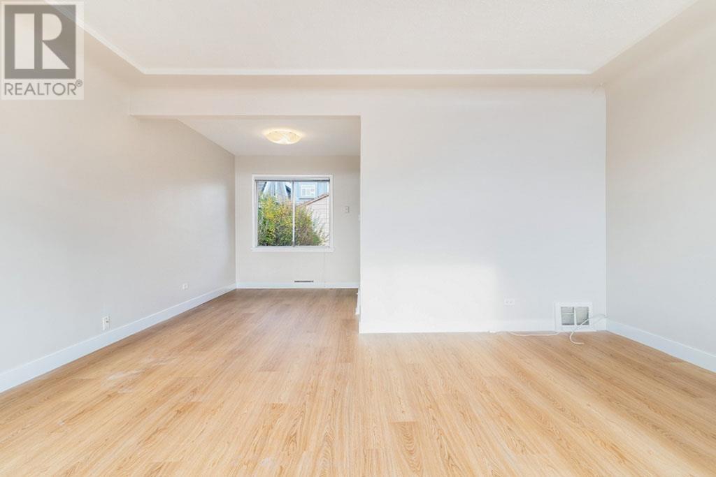 Photo 9 of 57 E 63rd Avenue, Vancouver BC