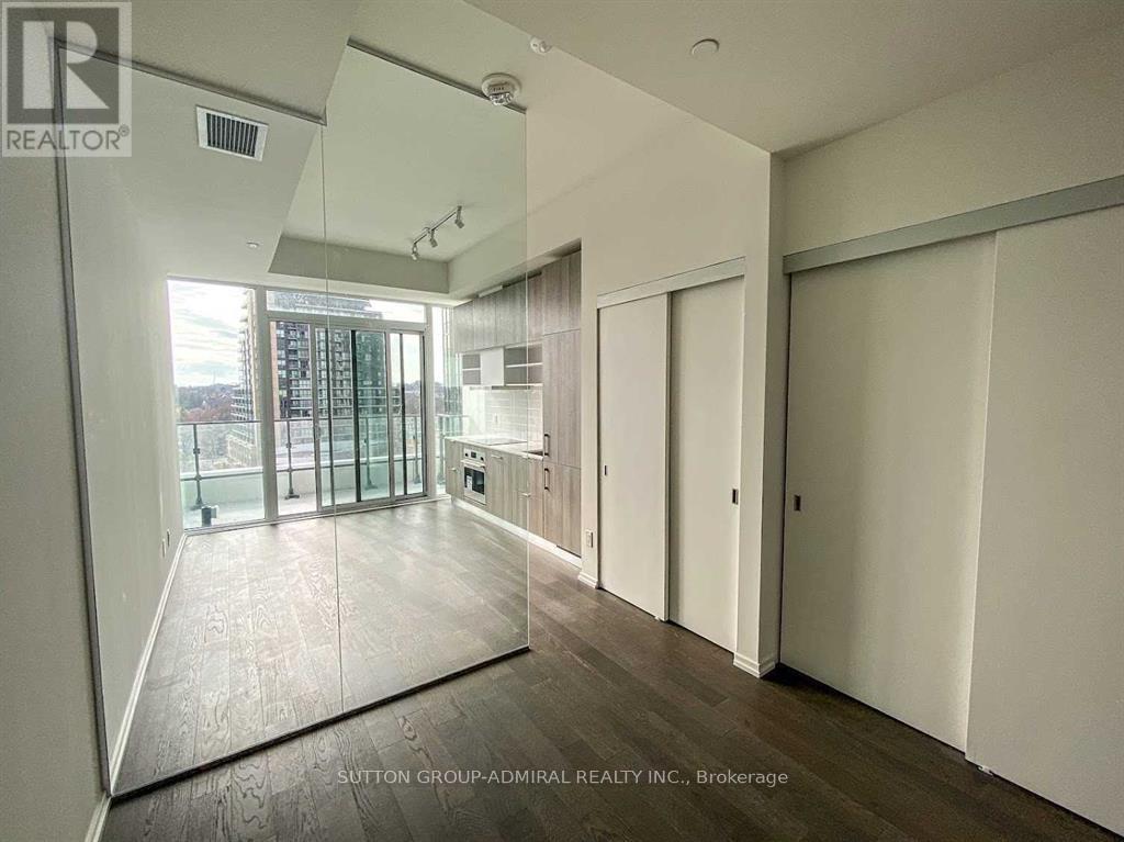Photo 4 of 1016 5 Soudan Avenue, Toronto ON